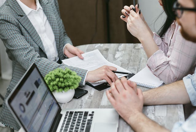 Bescherming en prestatie: Het belang van aansprakelijkheidsverzekeringen en netwerkbekabeling