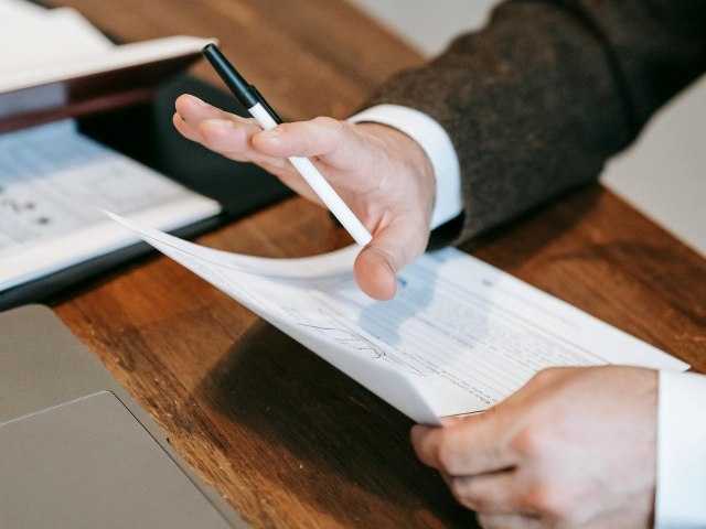 Veilig Genieten Zorgen Voor: Hoe Een Aansprakelijkheidsverzekering Je Online en Sociale Leven Ondersteunt